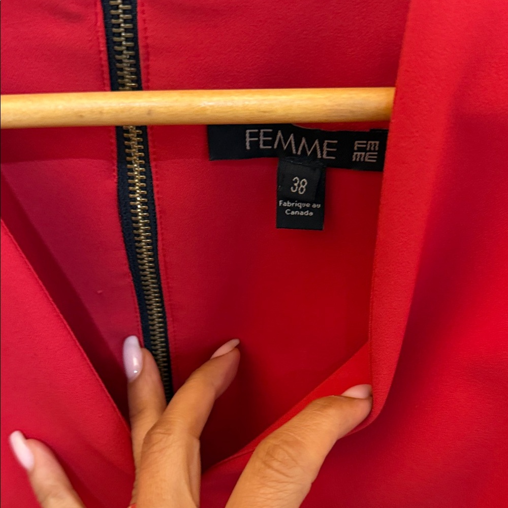 Elegant Red Women's Dress - Picture 5 of 12